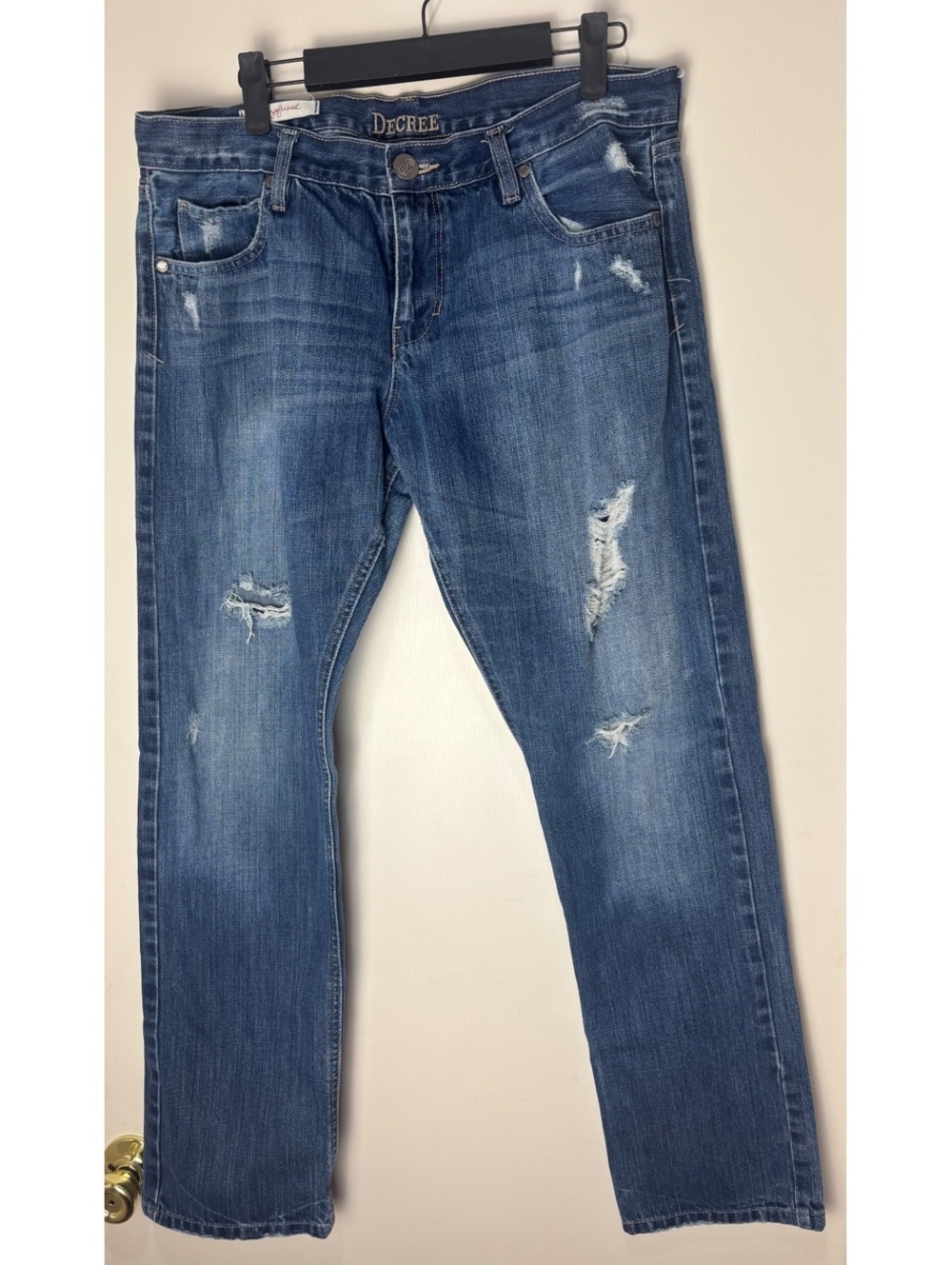 Decree Women’s Size 11 Distressed Straight Leg Jeans Medium Wash Y2K